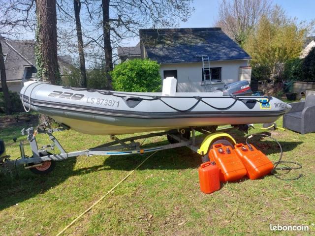 A VENDRE OCCASION BATEAU ZODIAC 420 PRO 2 AVEC MOTEUR YAMAHA 25 ET REMORQUE DE ROUTE